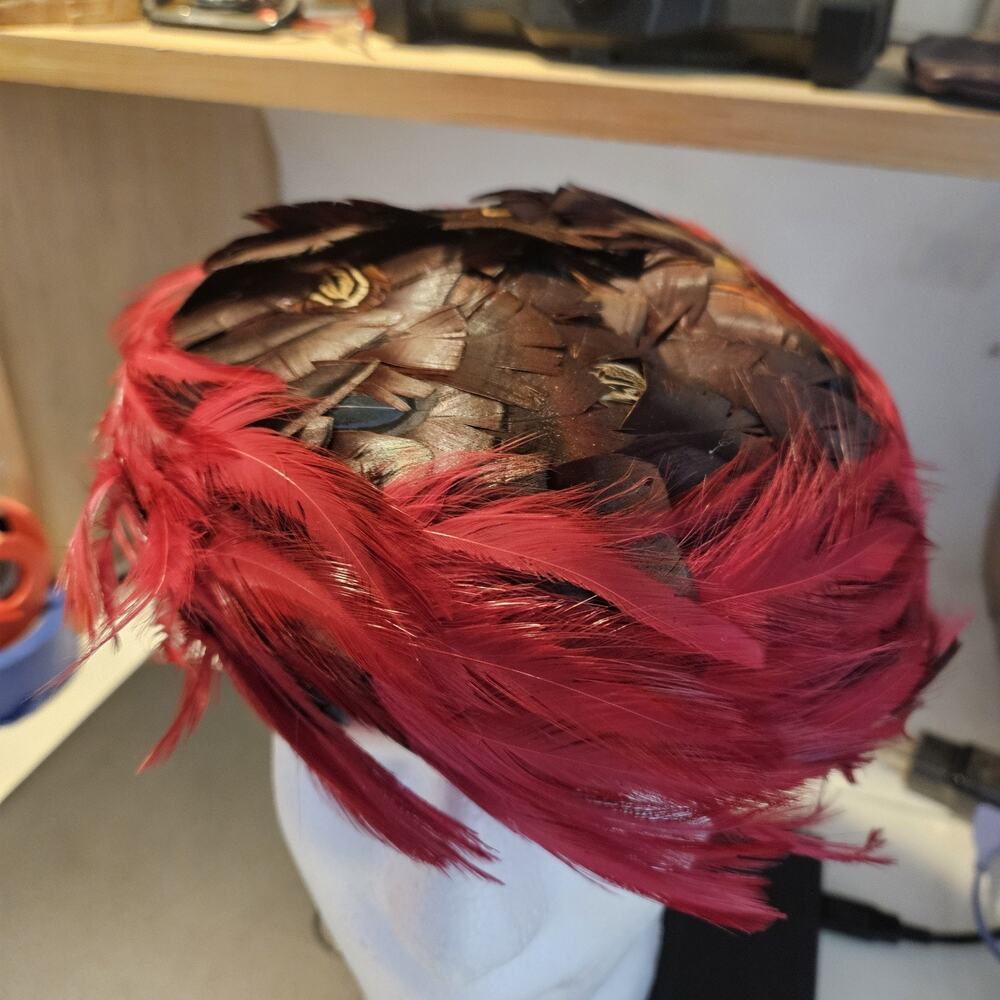 VTG 40s 50s Women PHEASANT FEATHER Fascinator PILLBOX HAT Fushia Colorful